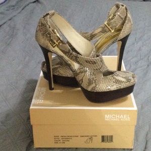 Snake like skin Platforms